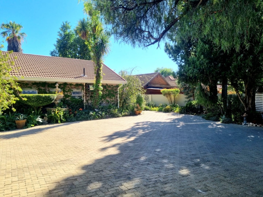 5 Bedroom Property for Sale in Monument Heights Northern Cape